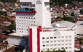 The Zhm Premiere Padang